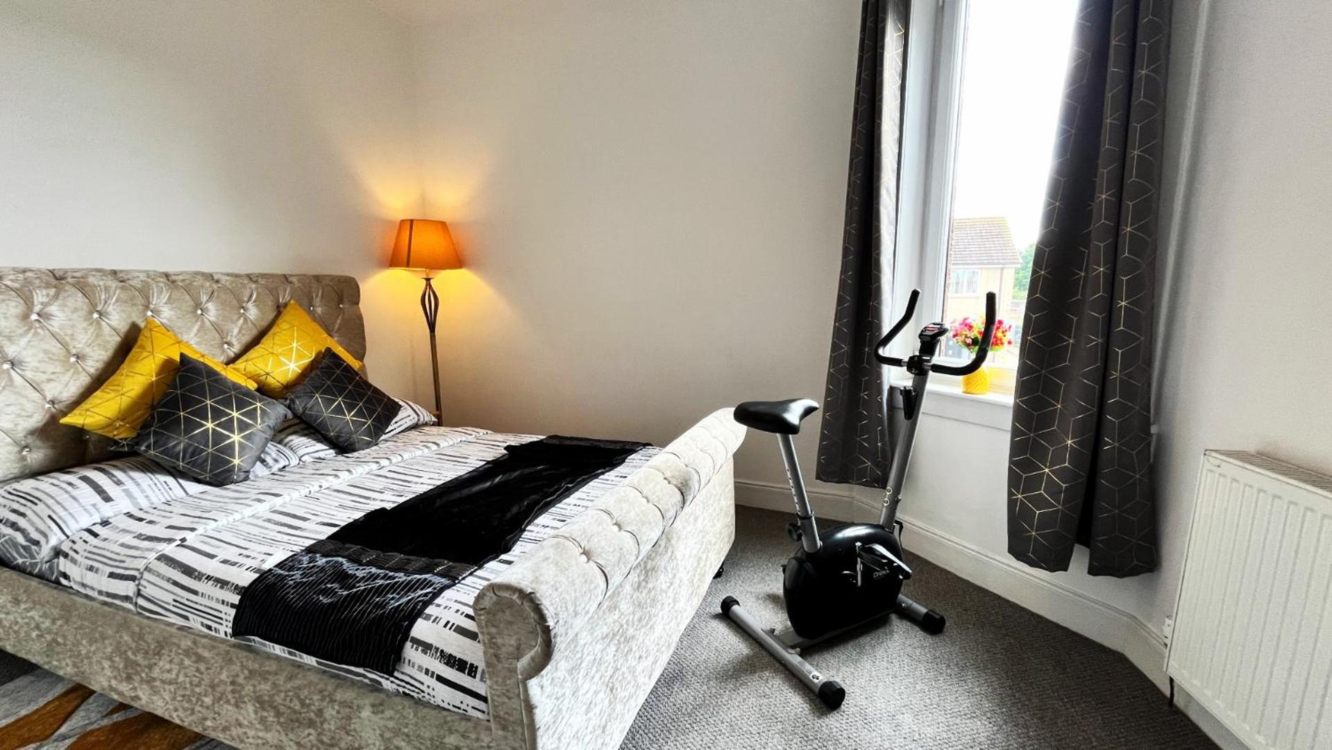 2 Bedrooms Entire Apartment Self Check In Kelty Exterior photo